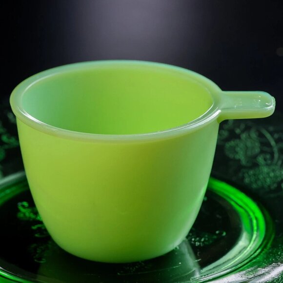 Jeannette Jadeite Jadite Tab Handled 1 Cup Measuring Cup Old Uranium Reactive - Picture 1 of 9